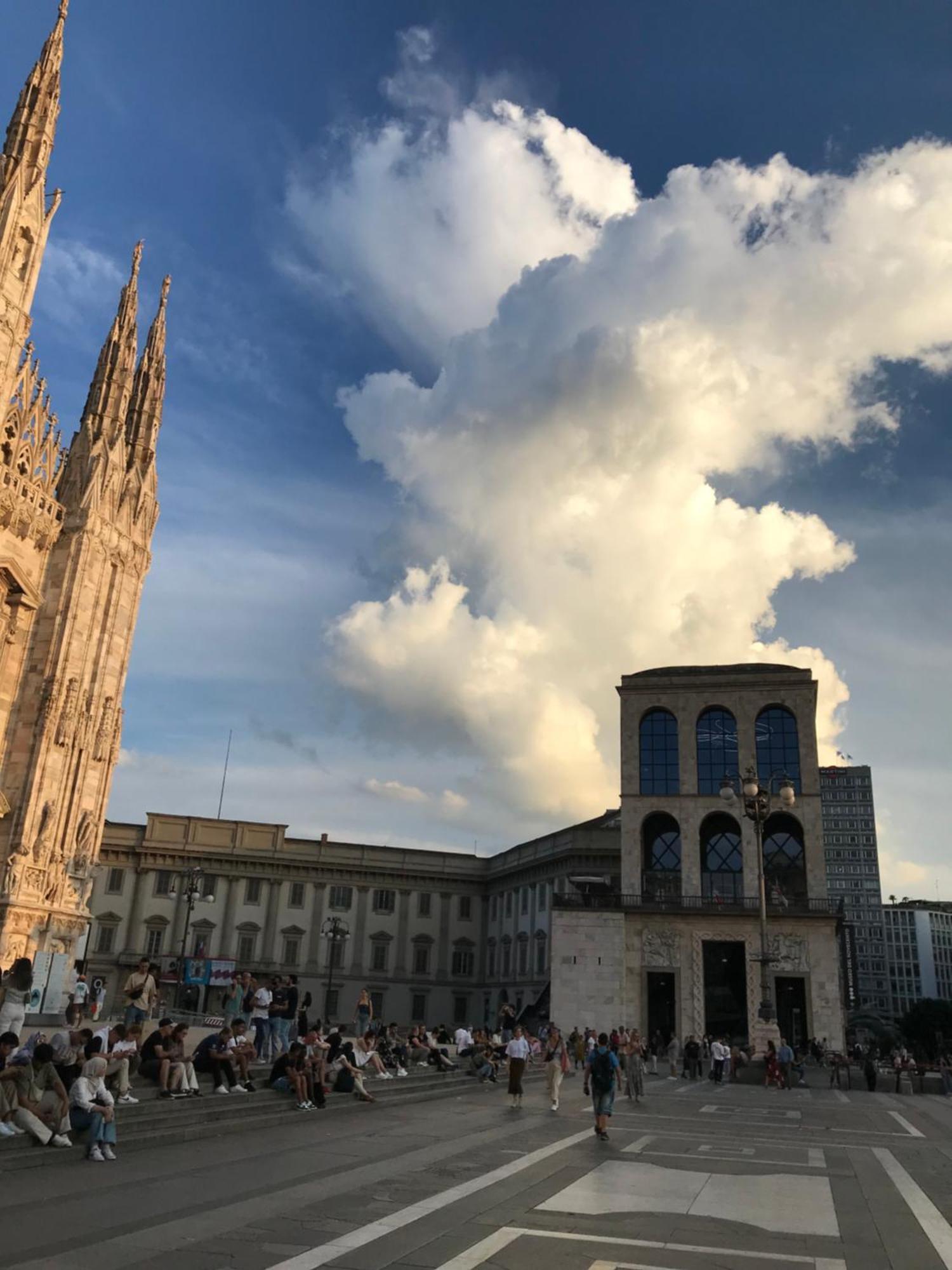 Free 30 Minutes Preemptive Cognitive Disconnect Therapy Price Location Real Duomo Palace Mini Suite Milano Exteriör bild